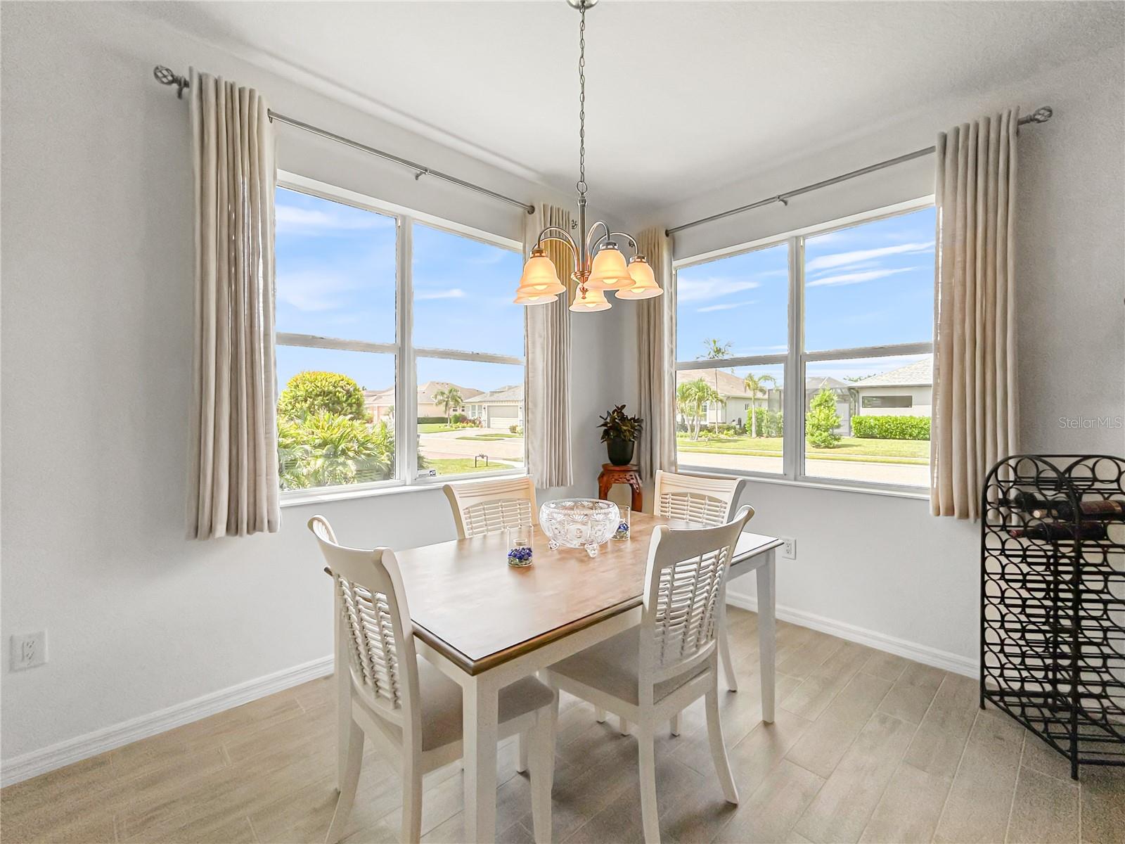 Listing photo id 19 for 12022 Goldenrod Avenue