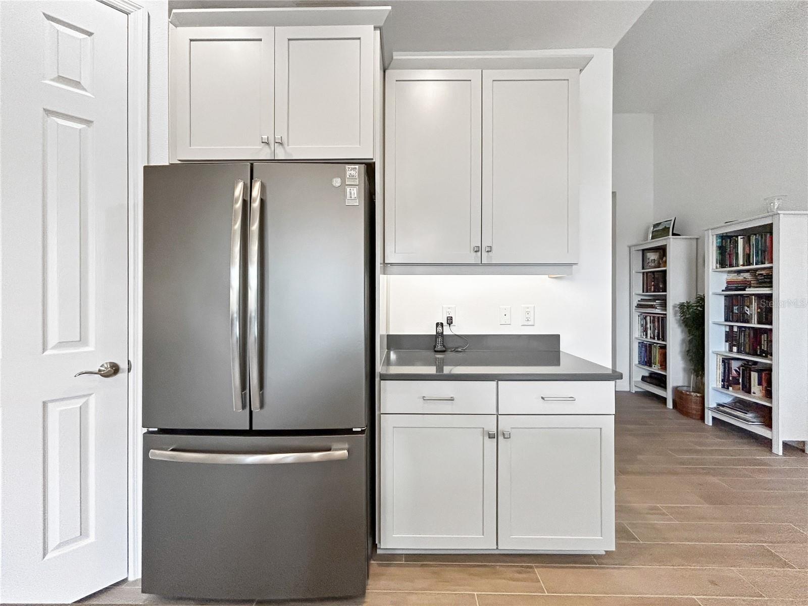 Listing photo id 23 for 12022 Goldenrod Avenue