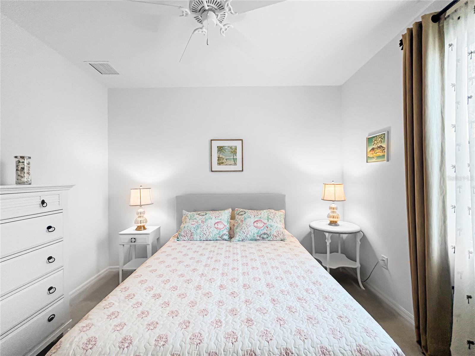 Listing photo id 38 for 12022 Goldenrod Avenue