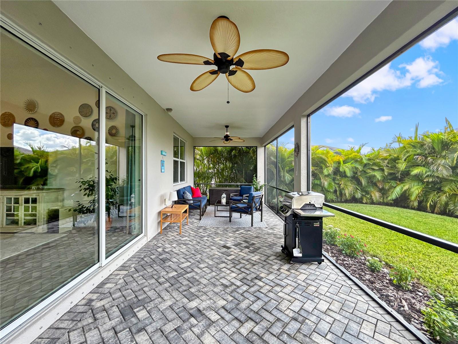 Listing photo id 50 for 12022 Goldenrod Avenue