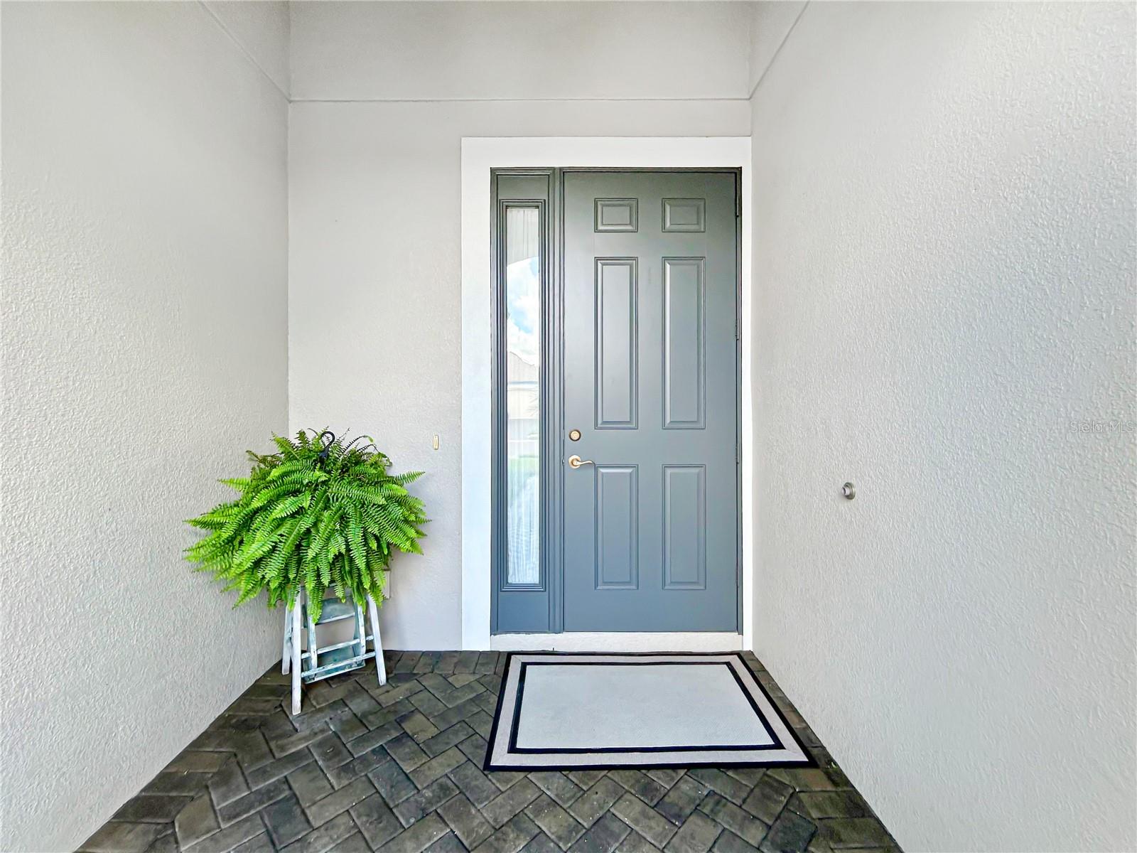 Listing photo id 7 for 12022 Goldenrod Avenue