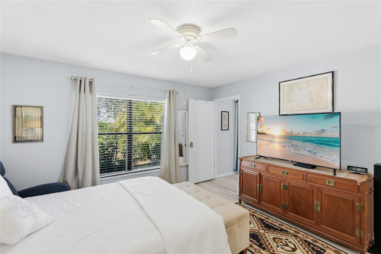 Image 13 of 24 For 5406 11th Street Circle E