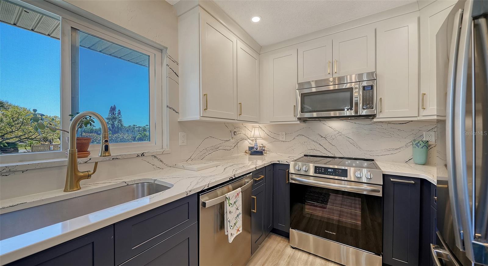 Image 11 of 43 For 6800 Gulf Of Mexico Drive 184