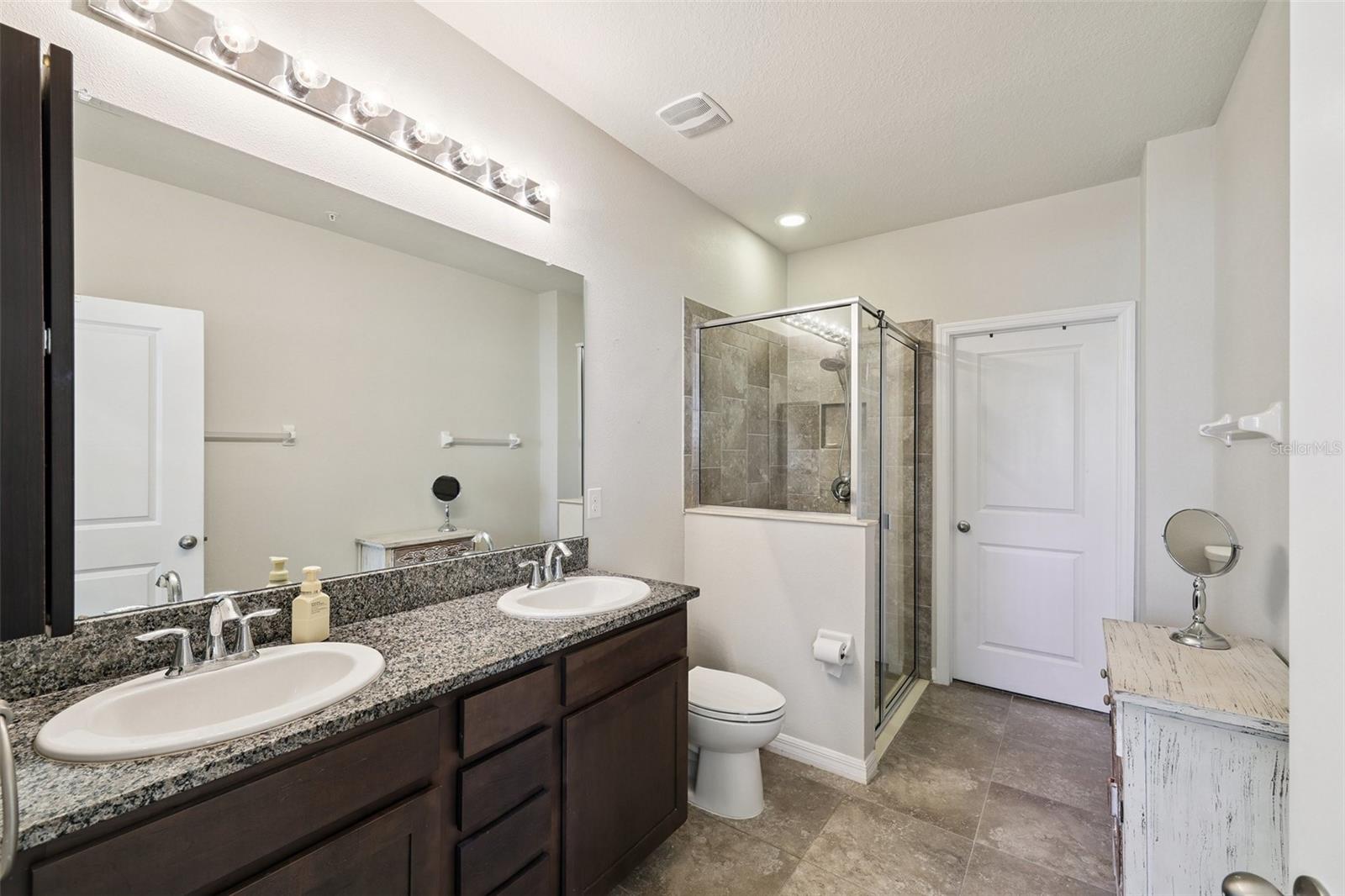 Image 19 of 35 For 8382 Enclave Way 102