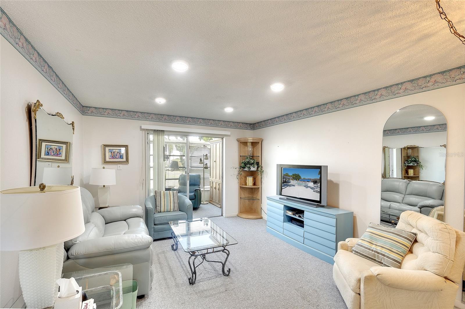 Image 9 of 21 For 305 47th Avenue Drive W 146