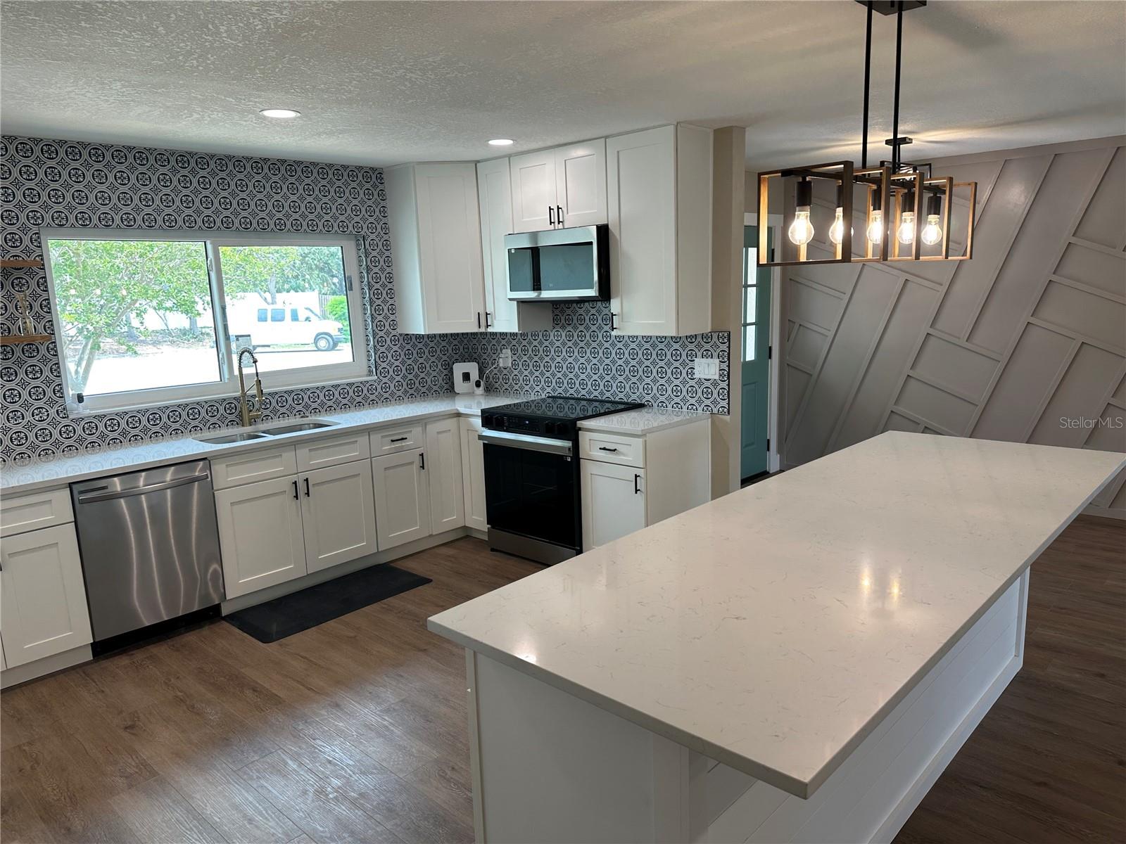 Image 8 of 14 For 8808 44th Avenue Drive W