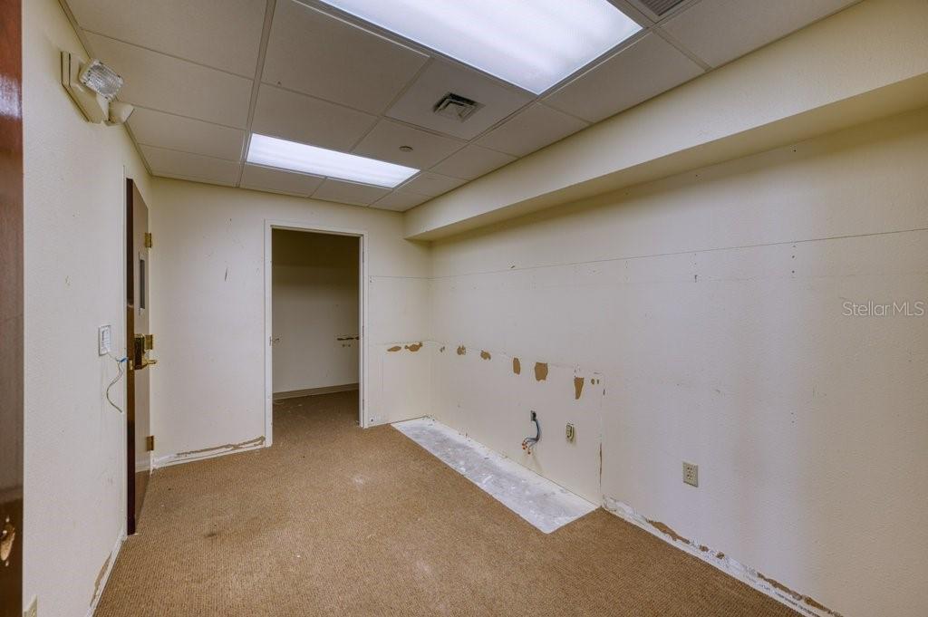 Image 15 of 32 For 8200 66th Street N 2