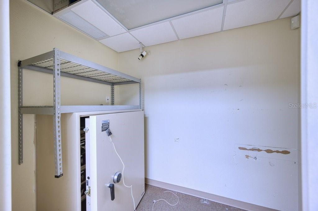 Image 16 of 32 For 8200 66th Street N 2