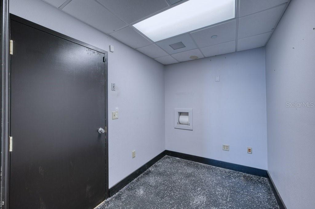 Image 18 of 32 For 8200 66th Street N 2