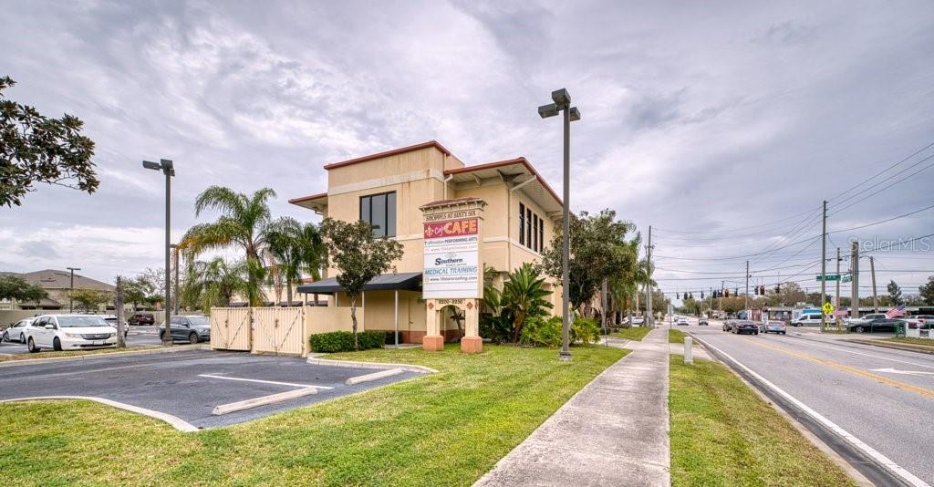 Image 2 of 32 For 8200 66th Street N 2