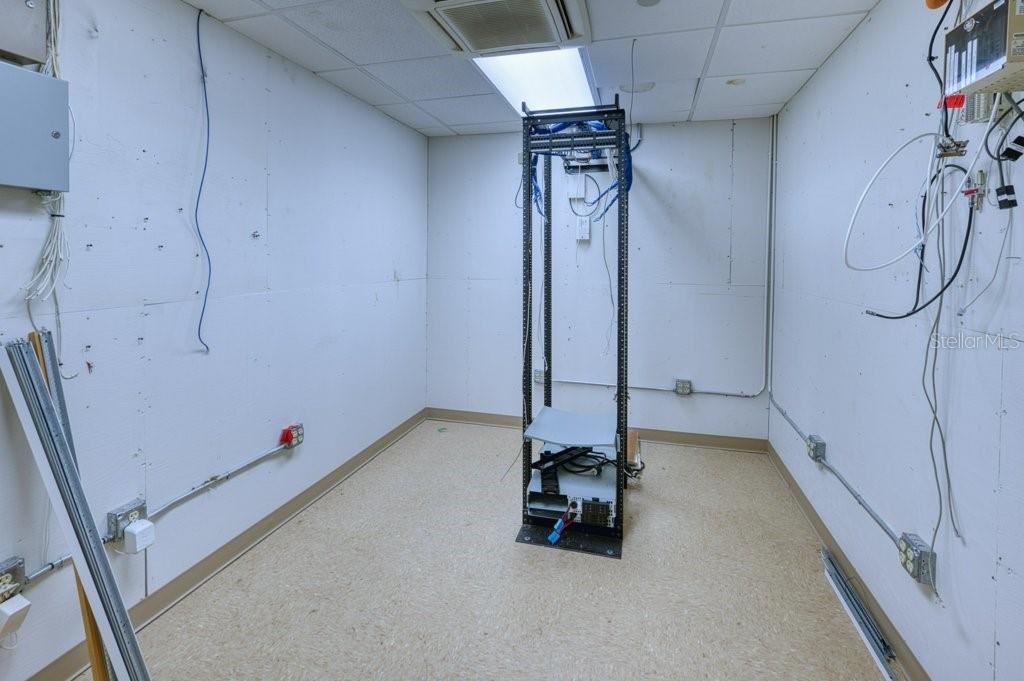 Image 20 of 32 For 8200 66th Street N 2