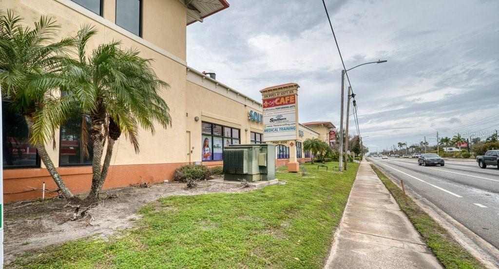 Image 5 of 32 For 8200 66th Street N 2