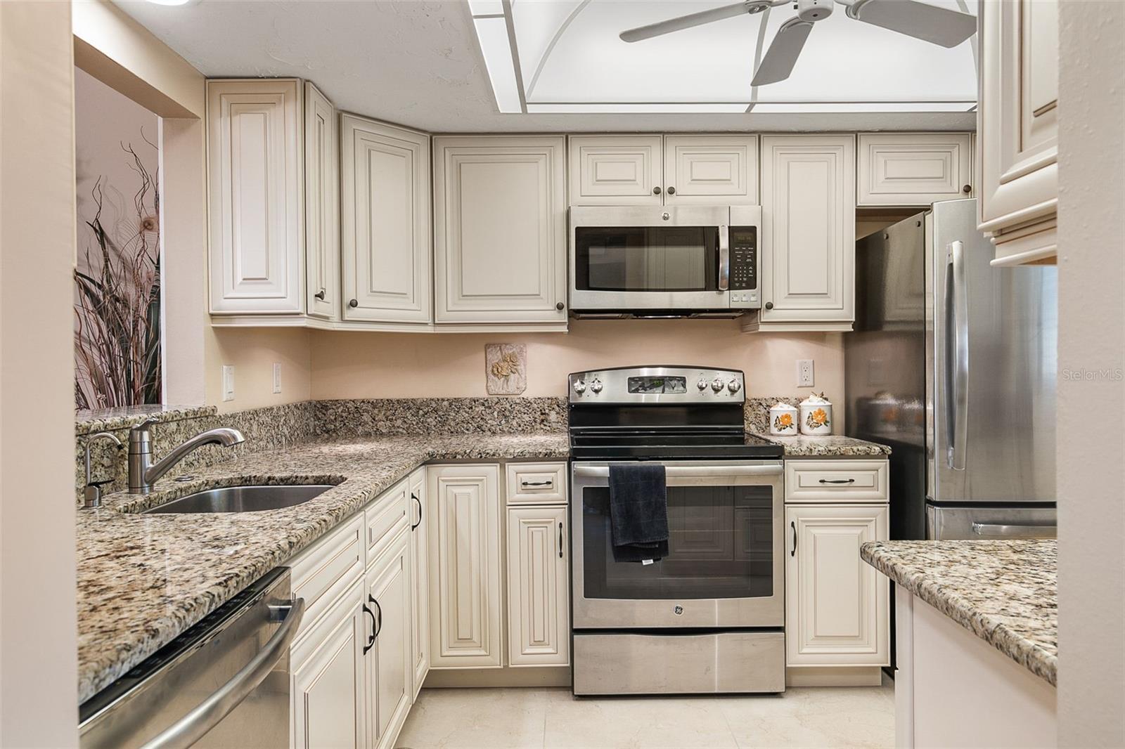 Image 11 of 53 For 1100 Capri Isles Boulevard 325