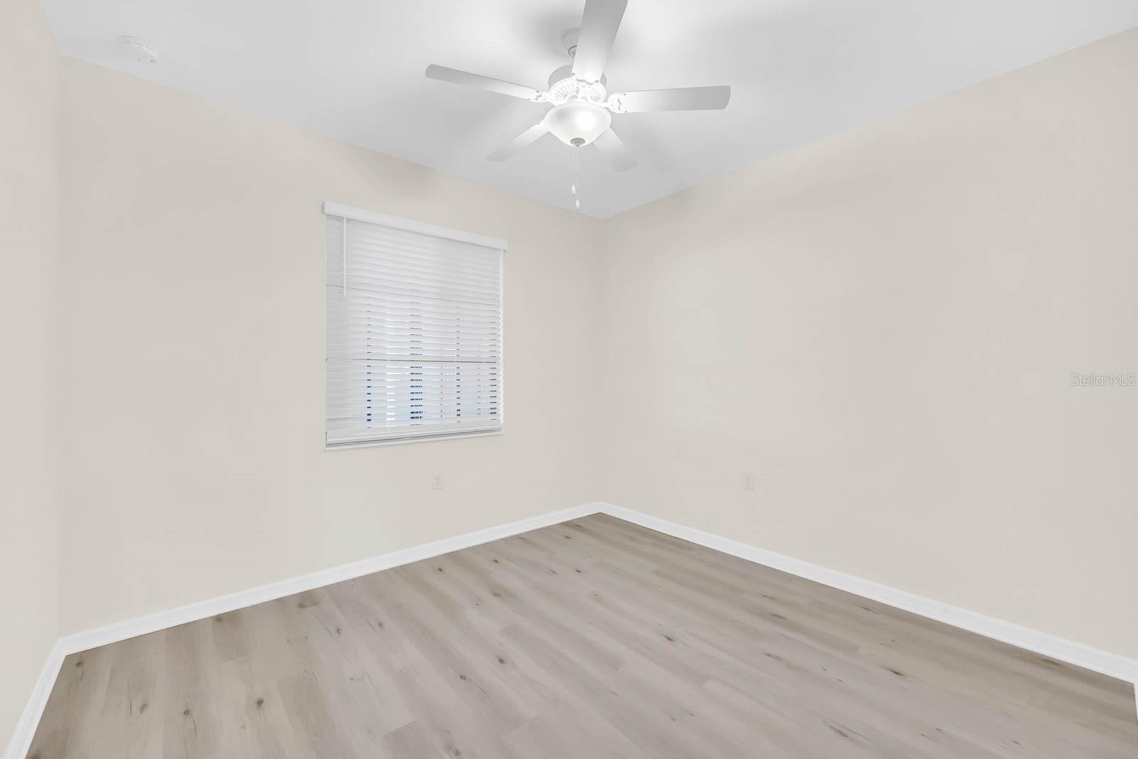 Image 12 of 27 For 17510 Gawthrop Drive 404