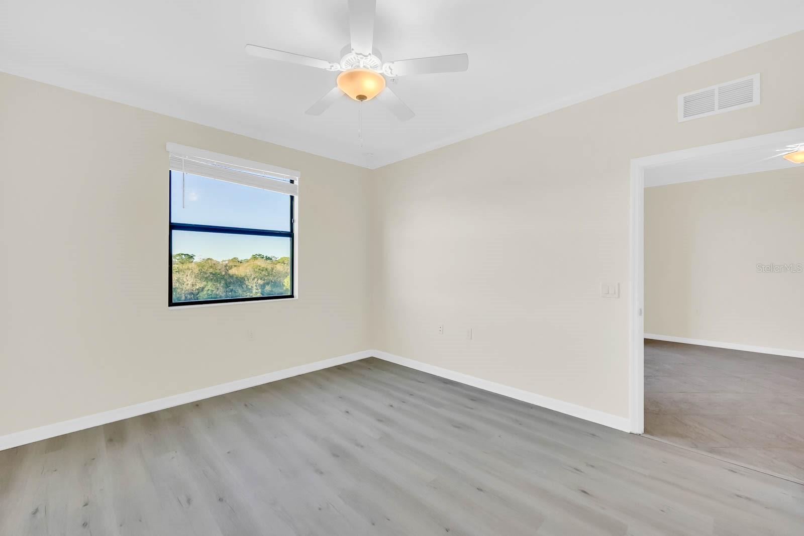 Image 16 of 27 For 17510 Gawthrop Drive 404