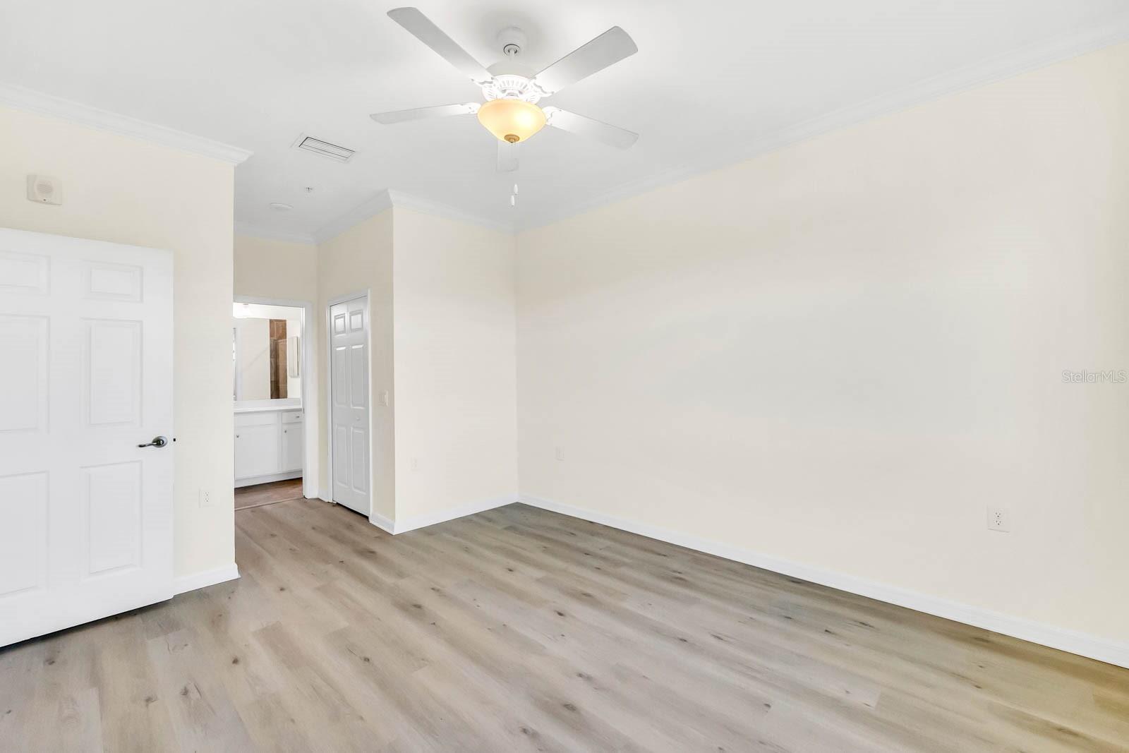Image 18 of 27 For 17510 Gawthrop Drive 404