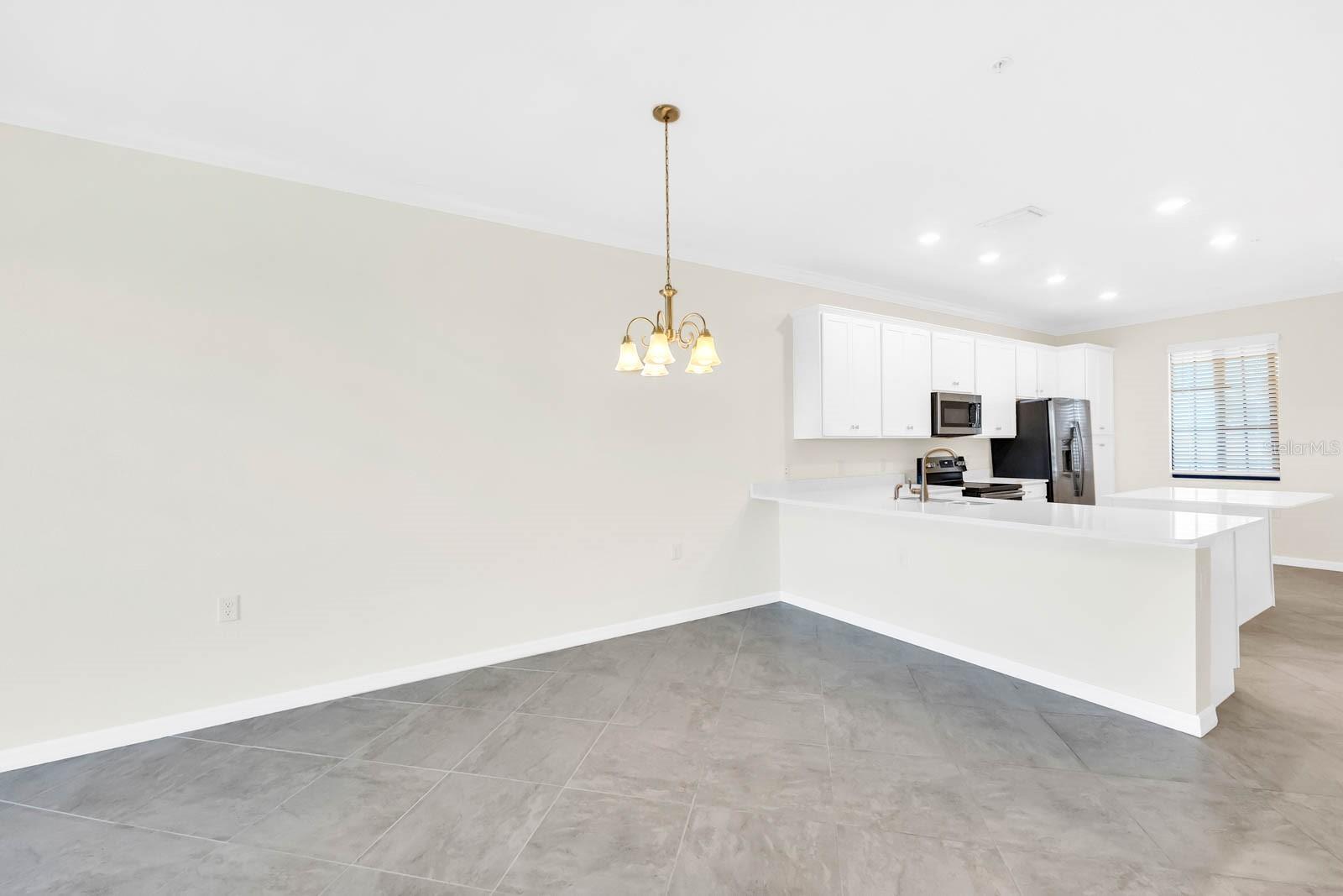 Image 8 of 27 For 17510 Gawthrop Drive 404