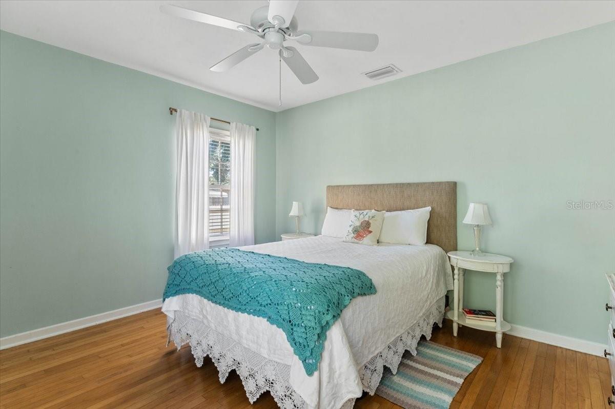 Image 14 of 28 For 2514 15th Avenue W