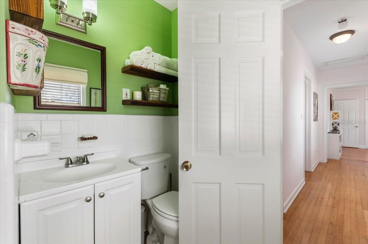 Image 21 of 28 For 2514 15th Avenue W