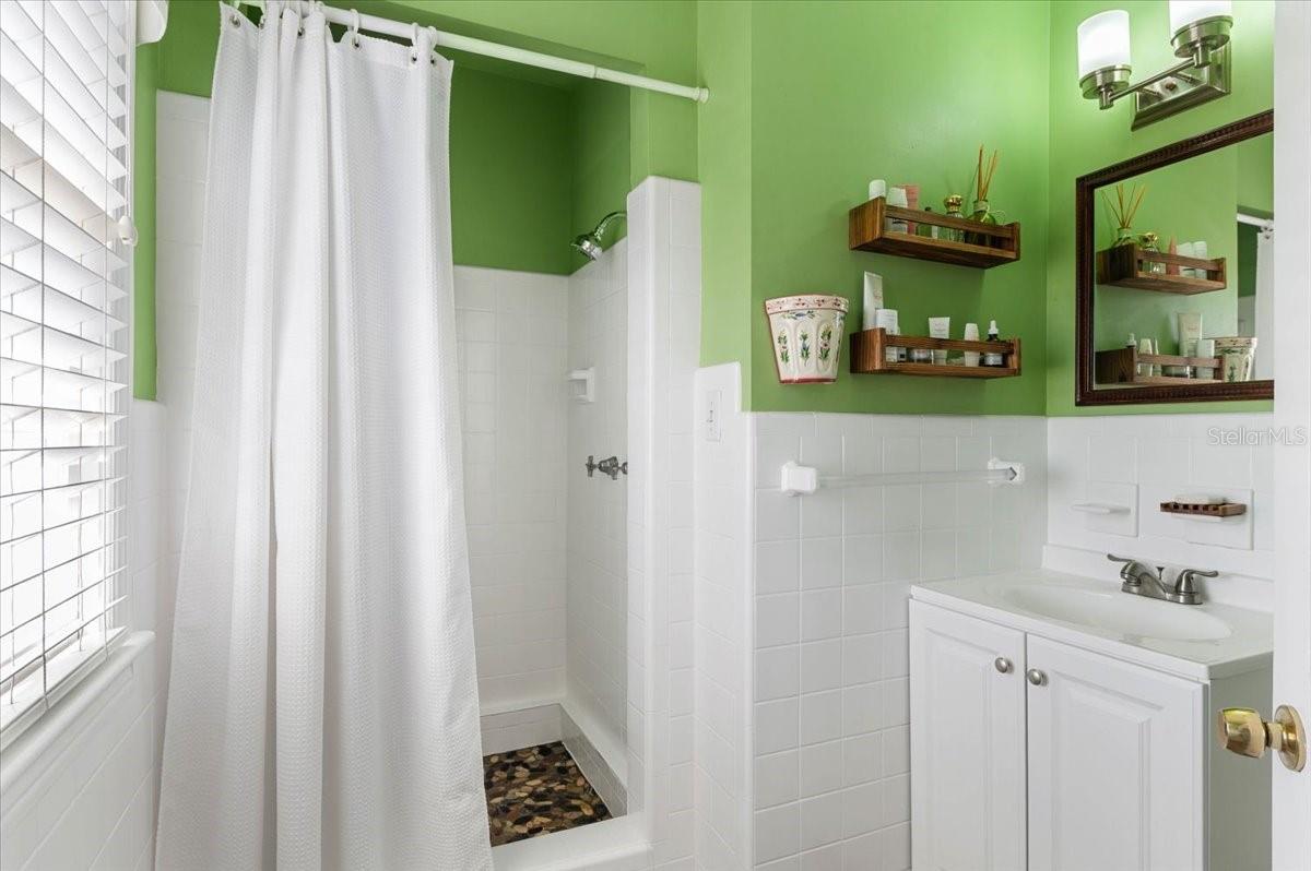 Image 22 of 28 For 2514 15th Avenue W