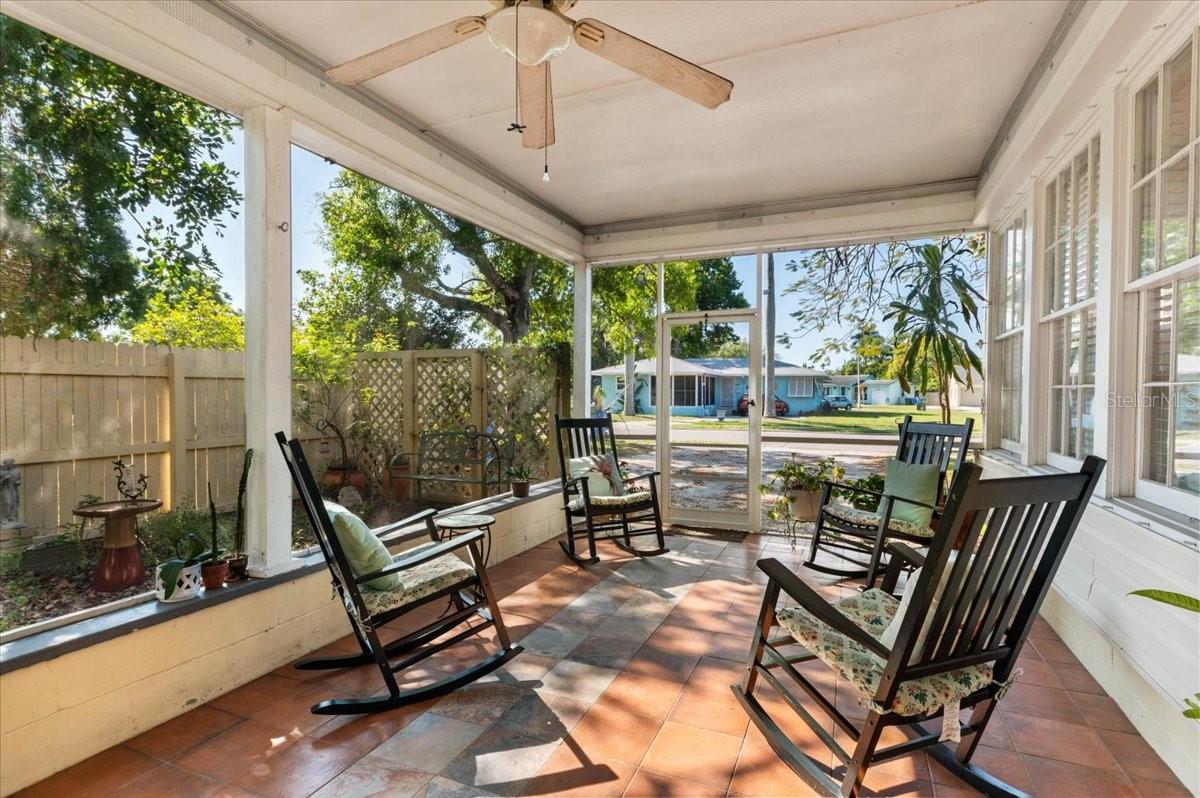 Image 26 of 28 For 2514 15th Avenue W