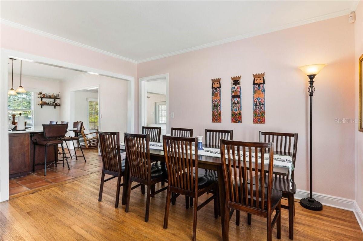 Image 3 of 28 For 2514 15th Avenue W