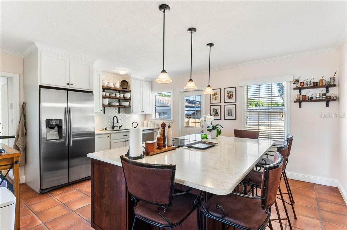 Image 5 of 28 For 2514 15th Avenue W