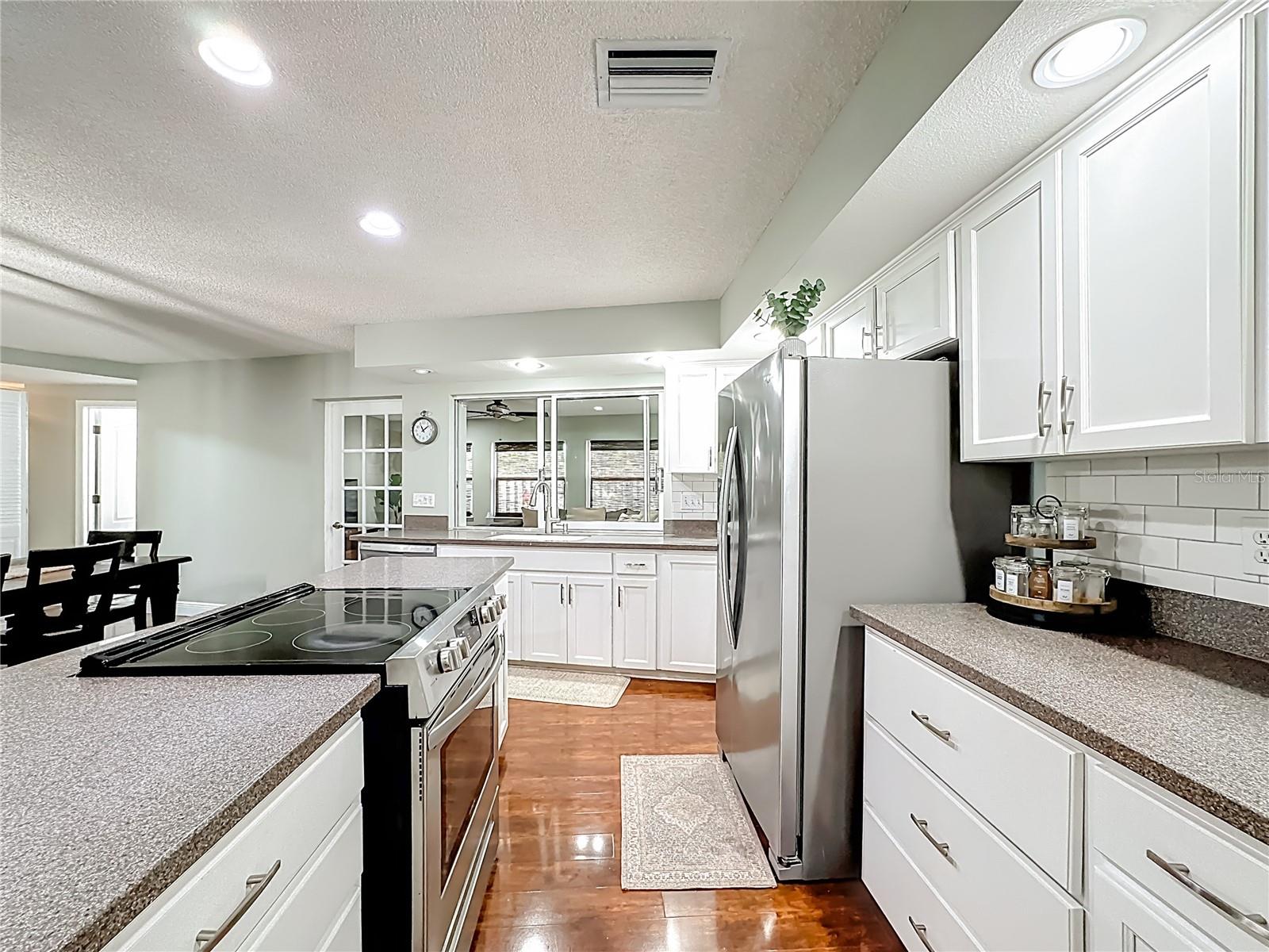 Image 16 of 52 For 916 87th Street Nw