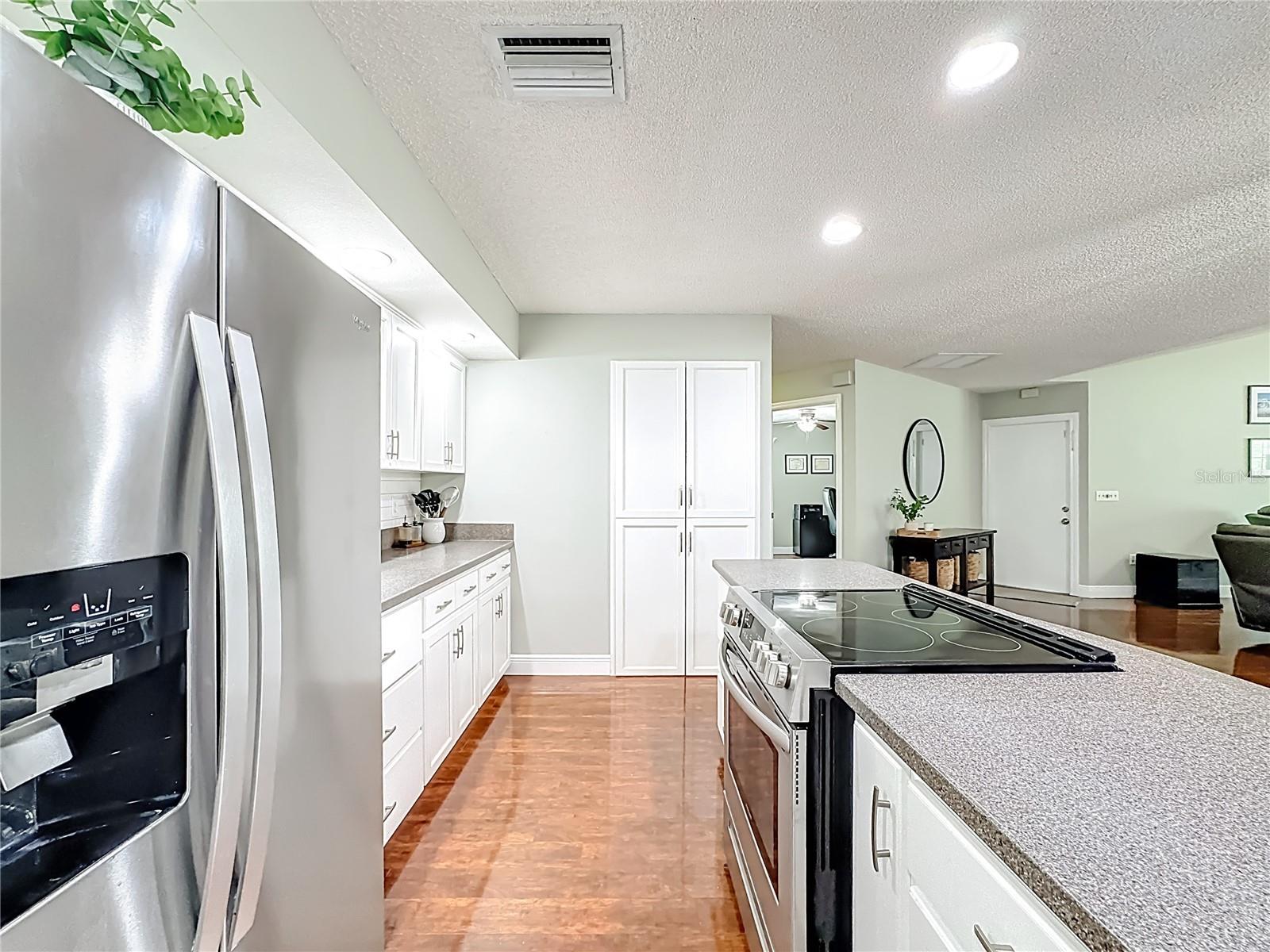 Image 17 of 52 For 916 87th Street Nw