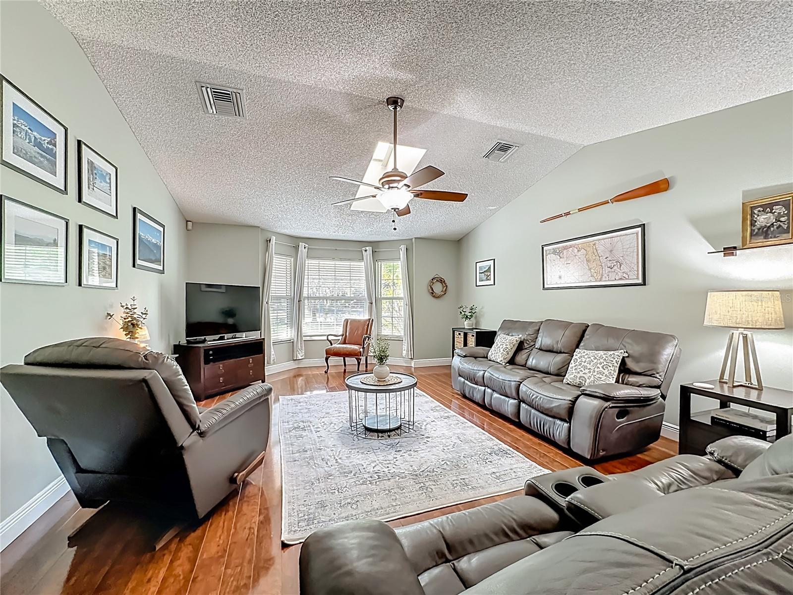 Image 21 of 52 For 916 87th Street Nw