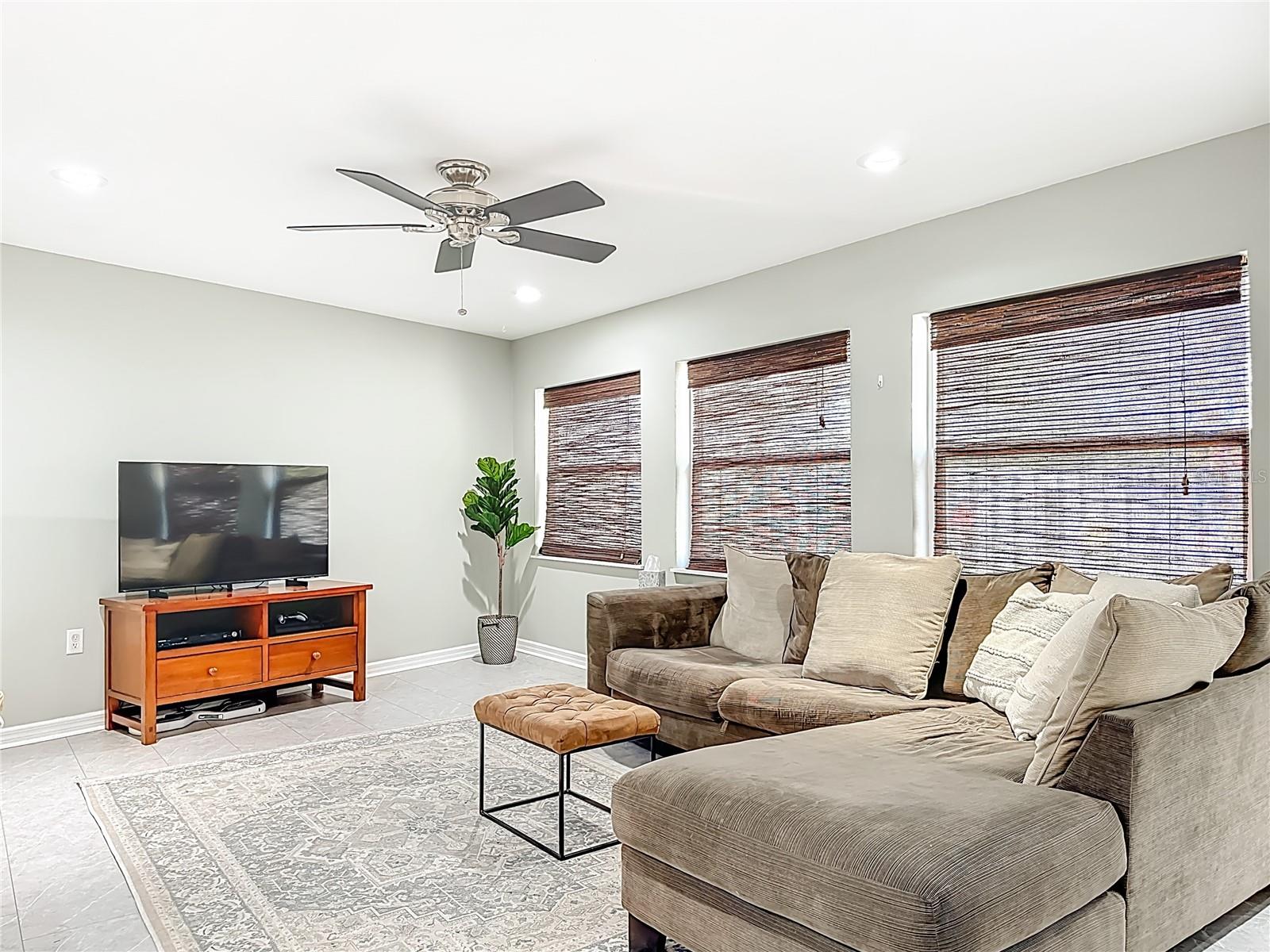 Image 23 of 52 For 916 87th Street Nw