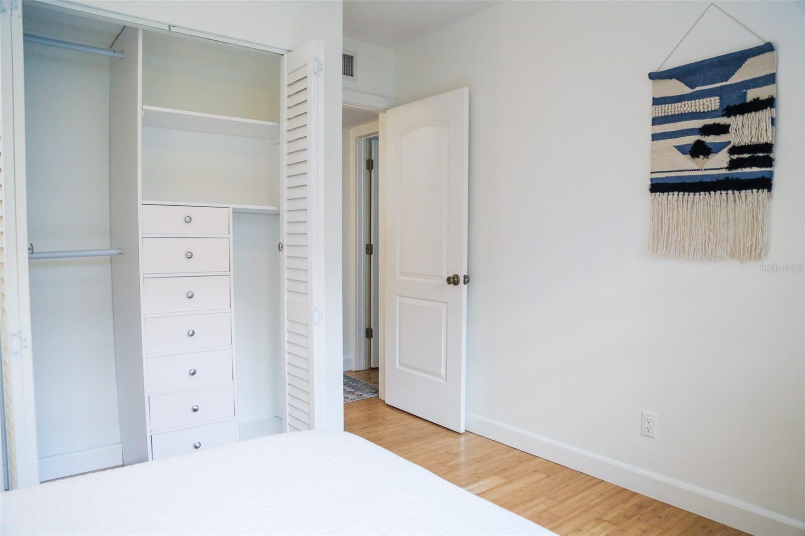 Image 13 of 17 For 2181 Hyde Park Street