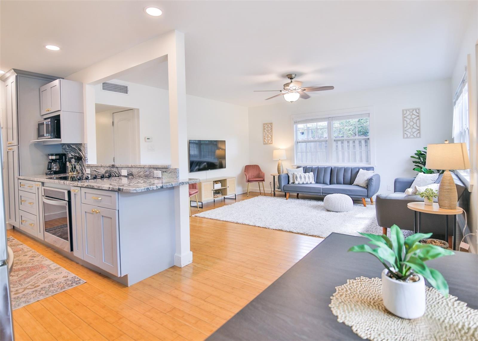 Image 4 of 17 For 2181 Hyde Park Street