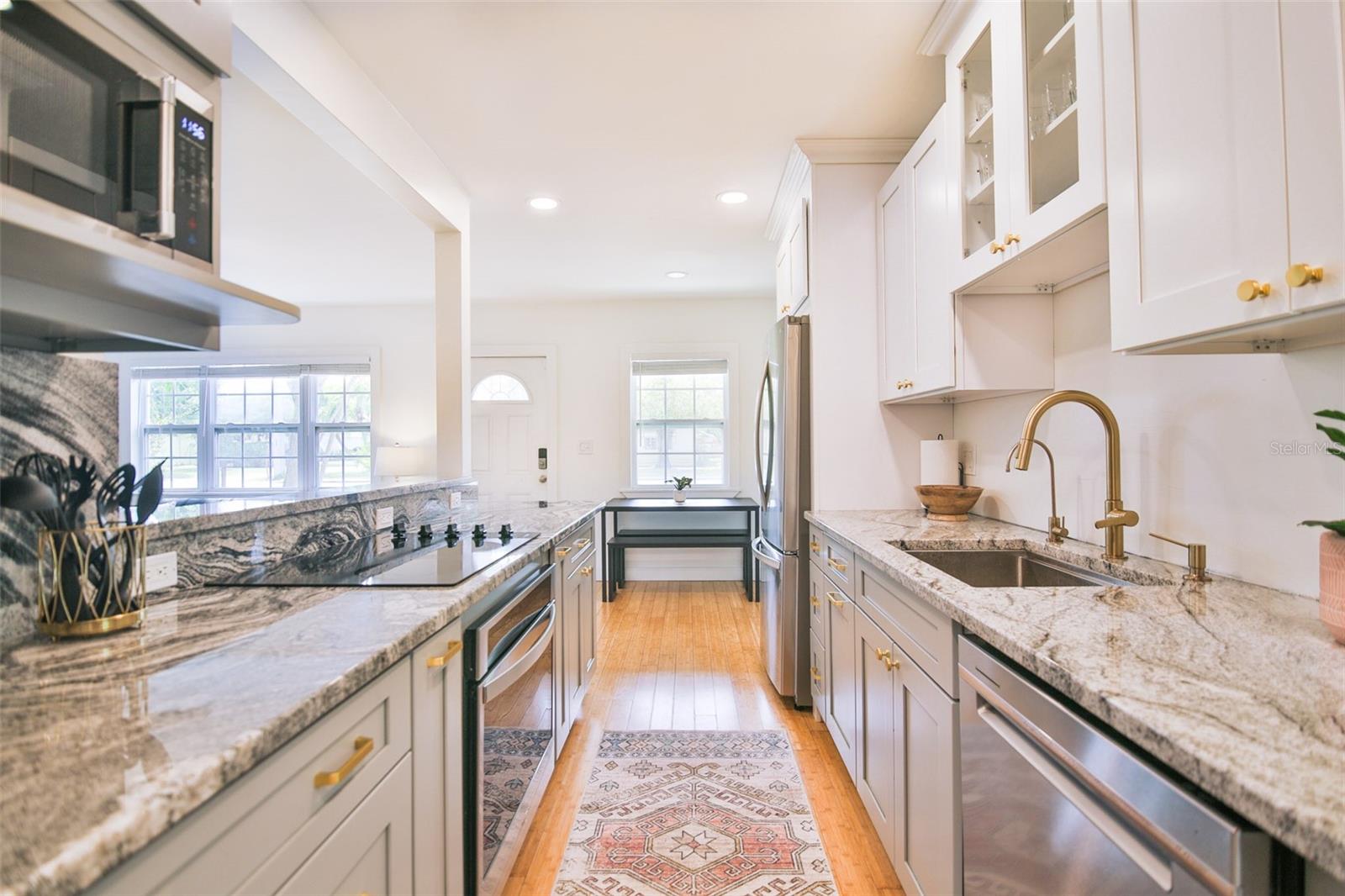 Image 6 of 17 For 2181 Hyde Park Street