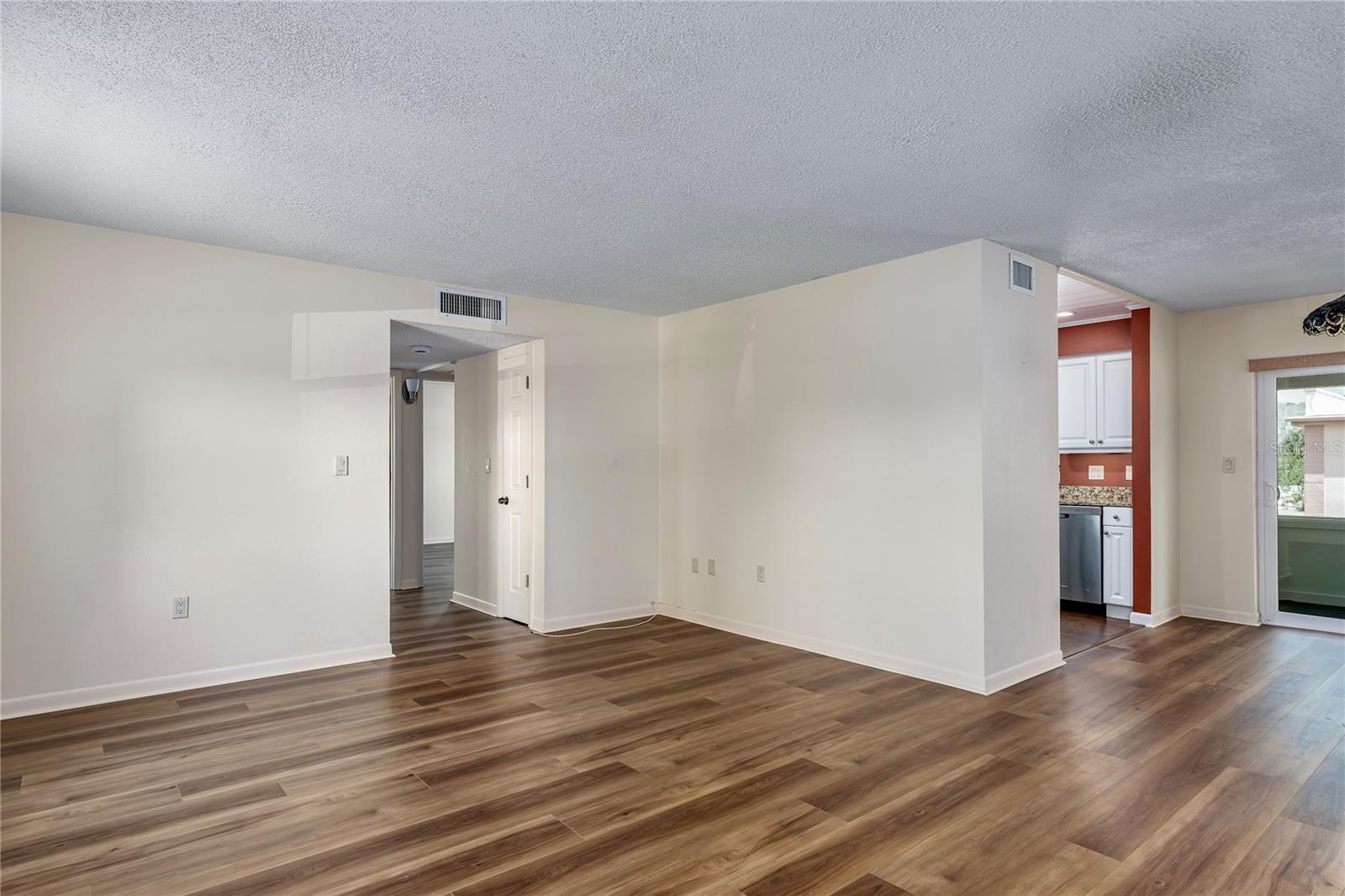 Image 12 of 34 For 7001 Place De La Paix  2a