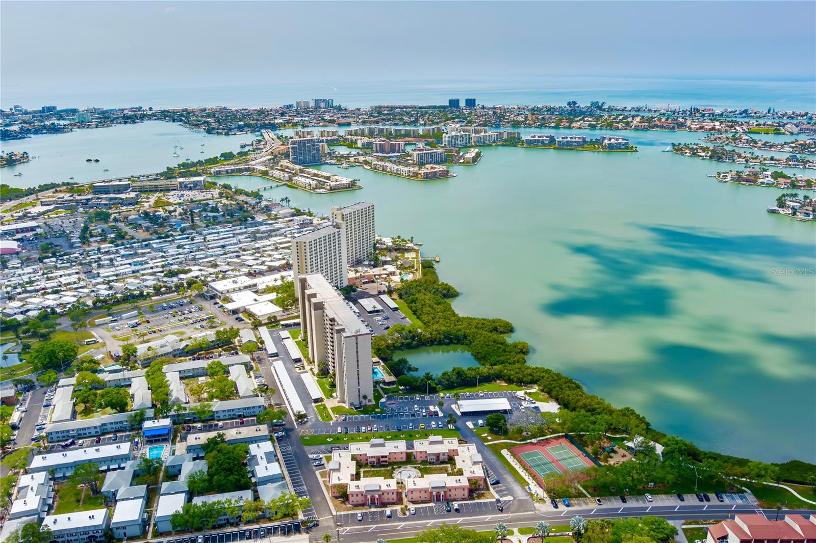 Image 2 of 34 For 7001 Place De La Paix  2a