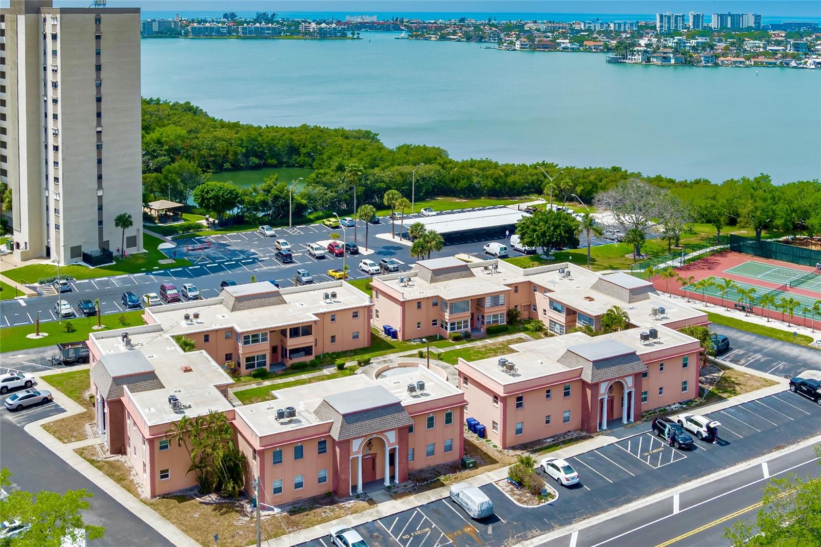 Image 21 of 34 For 7001 Place De La Paix  2a