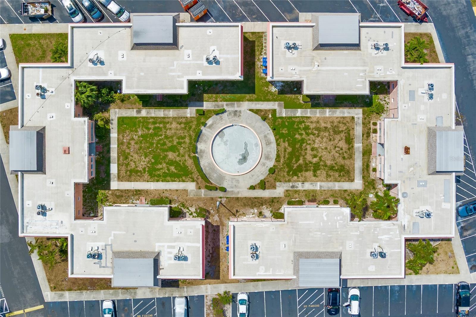 Image 24 of 34 For 7001 Place De La Paix  2a