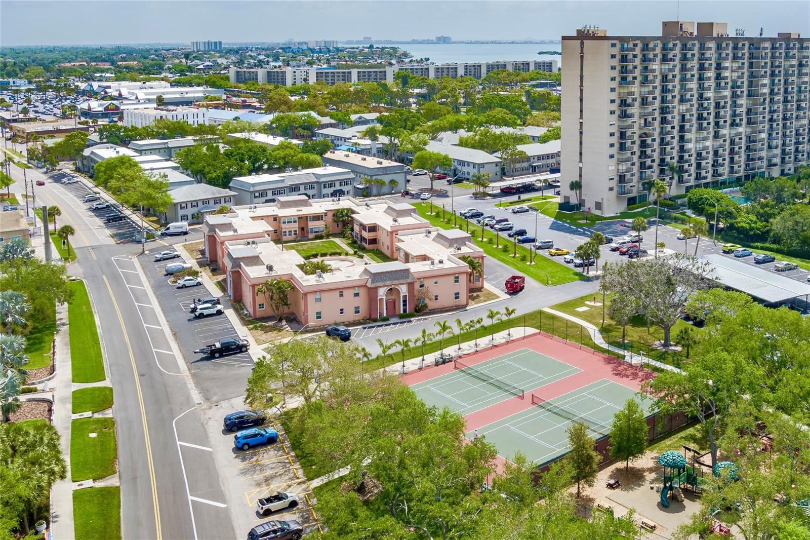 Image 26 of 34 For 7001 Place De La Paix  2a