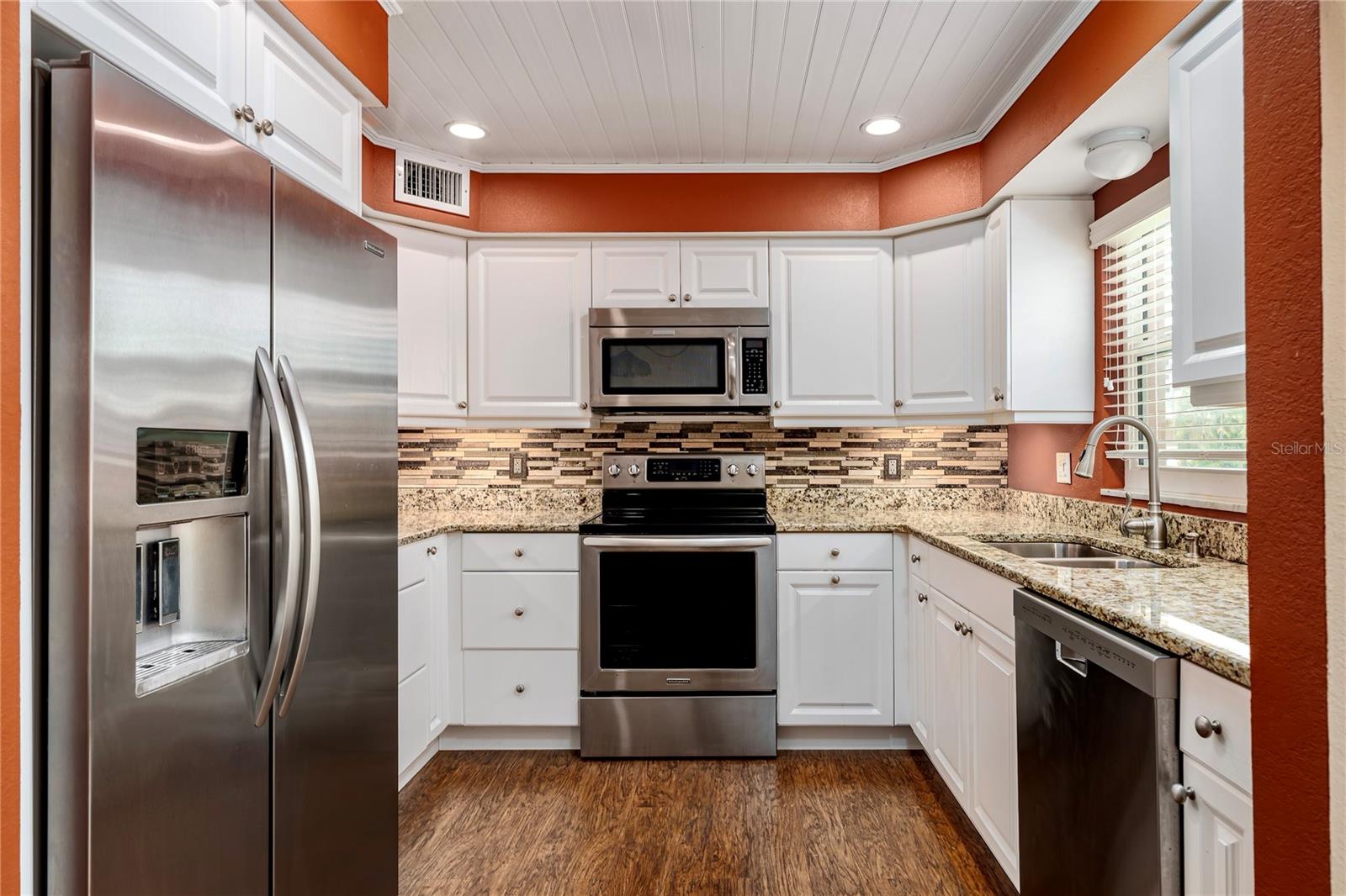 Image 3 of 34 For 7001 Place De La Paix  2a