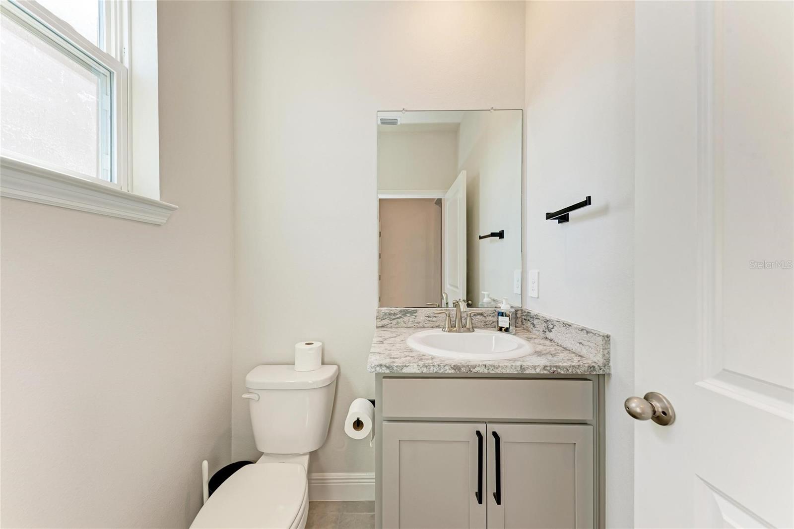 Image 18 of 50 For 5336 Grove Mill Loop