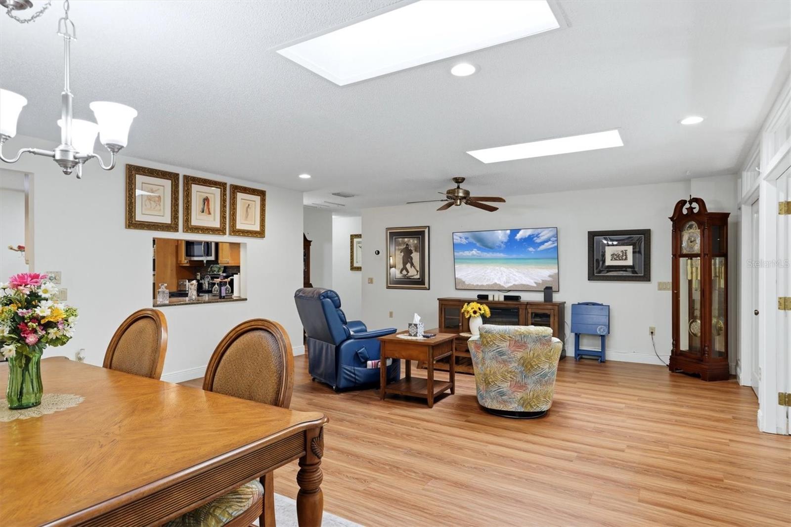 Image 19 of 70 For 3351 Thornwood Road 3351