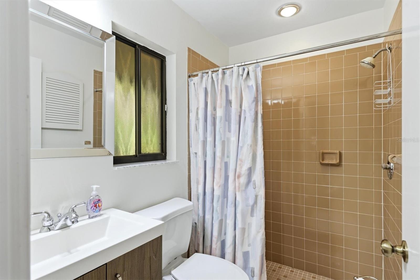 Image 36 of 70 For 3351 Thornwood Road 3351