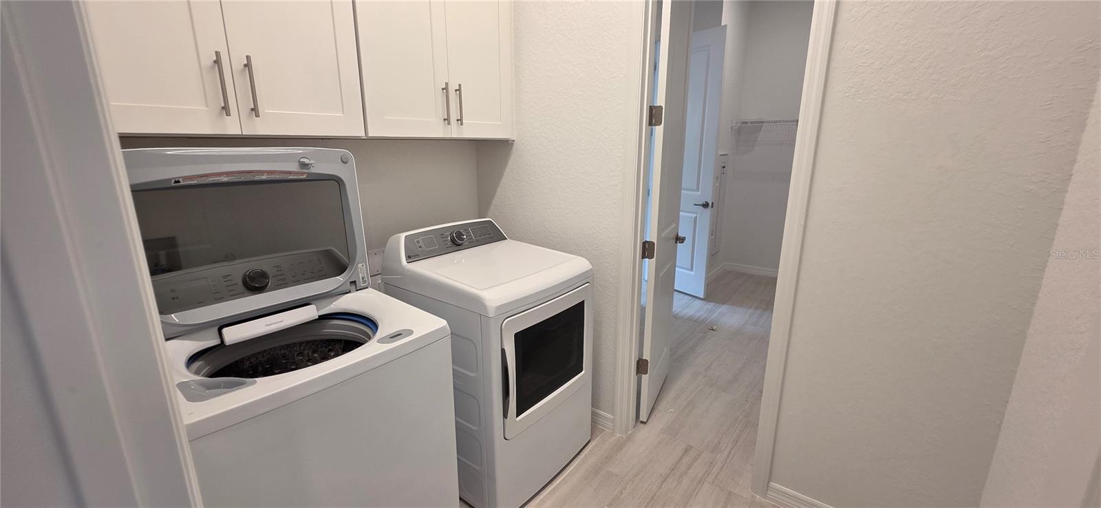 Image 10 of 13 For 19127 Scallop Loop