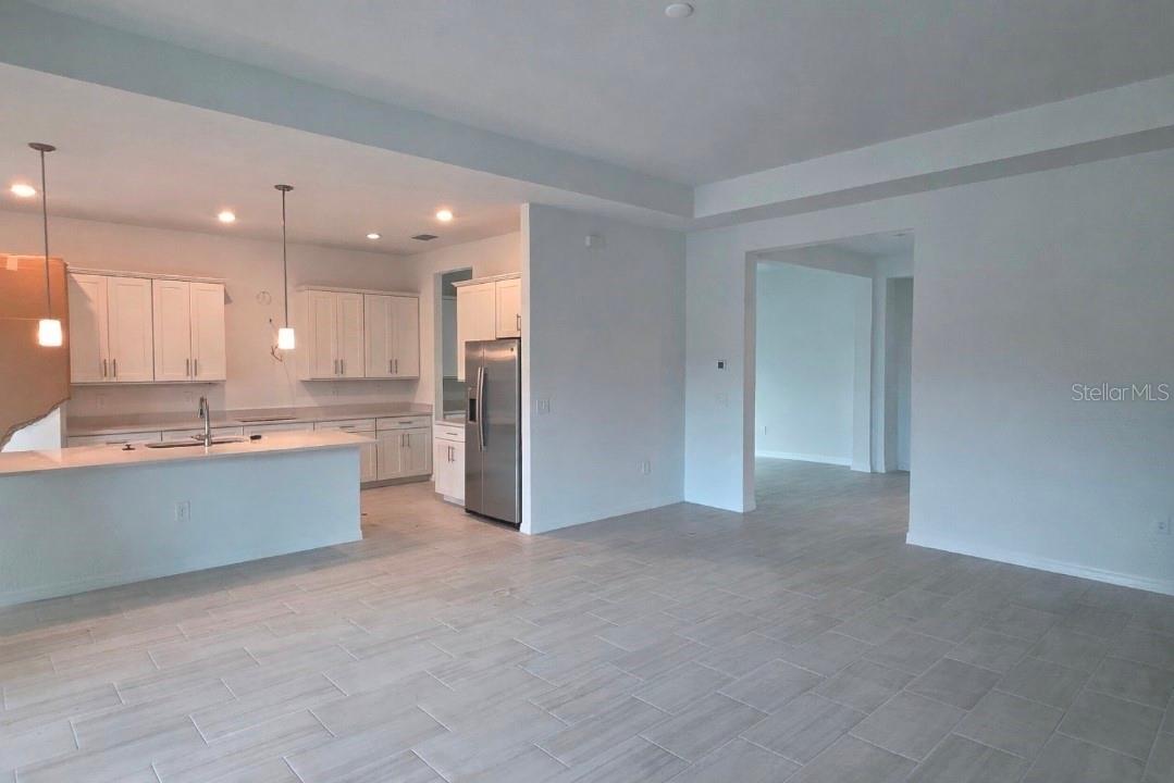 Image 13 of 13 For 19127 Scallop Loop