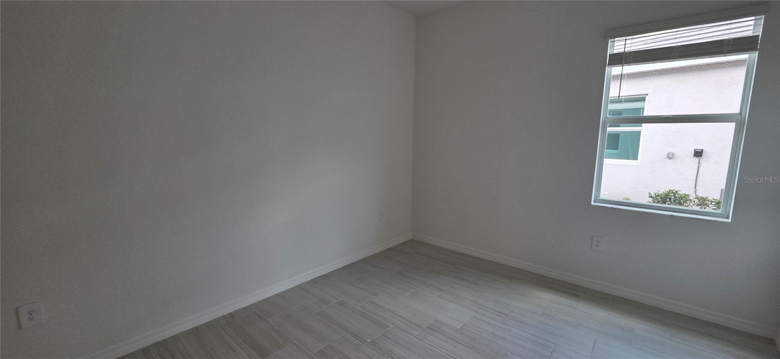 Image 9 of 13 For 19127 Scallop Loop