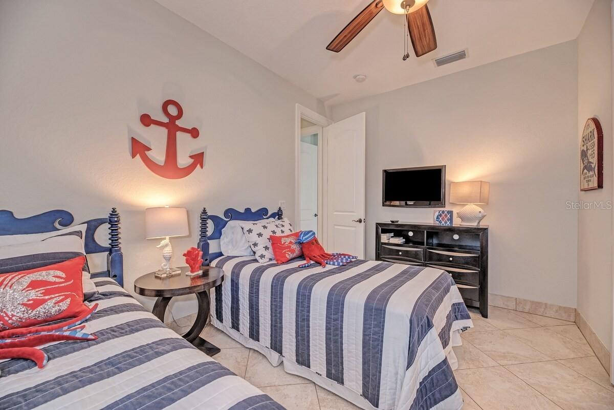 Image 17 of 38 For 4118 5th Avenue