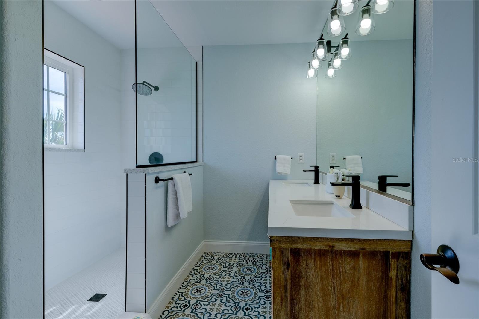 Image 21 of 38 For 4118 5th Avenue