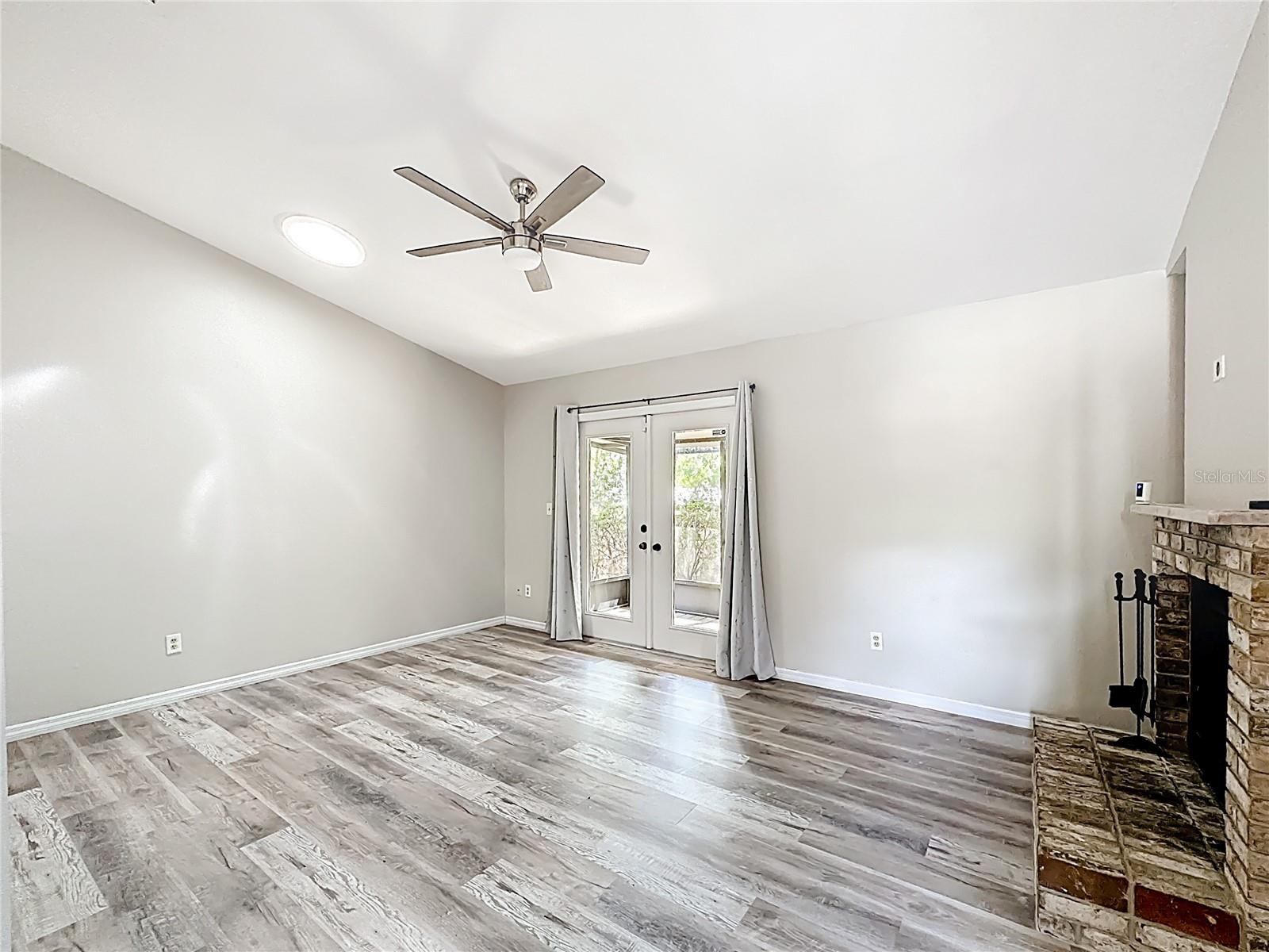 Image 10 of 26 For 4019 17th Terrace