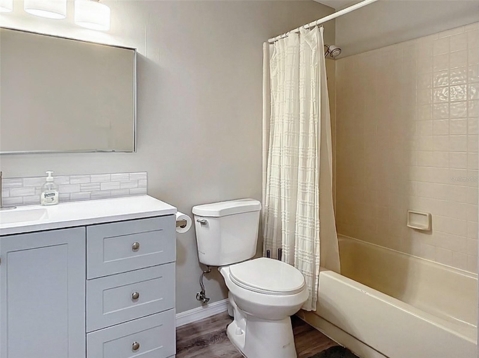 Image 18 of 26 For 4019 17th Terrace